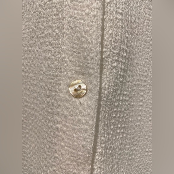 Kathy Ireland Size S Textured Gauze White Short Sleeve Pearl Button Down Shirt - Picture 8 of 13